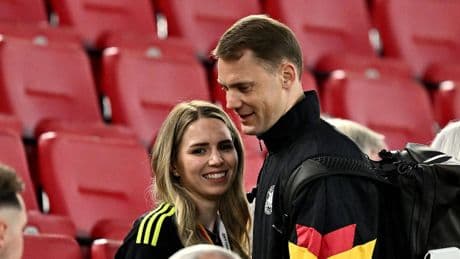 Erste Hochzeitsbilder aufgetaucht: Manuel Neuer küsst seine Braut