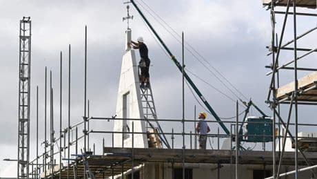 Lichtpuntjes voor huizencrisis: ’Zo kan woningbouw van stikstofslot’