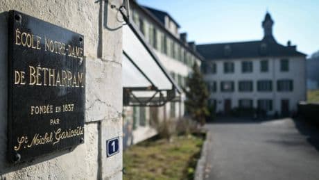 Affaire Bétharram : François Bayrou face aux révélations de sa fille, victime de violences