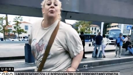 La borseggiatrice sputa addosso alla giornalista: ecco cosa è successo