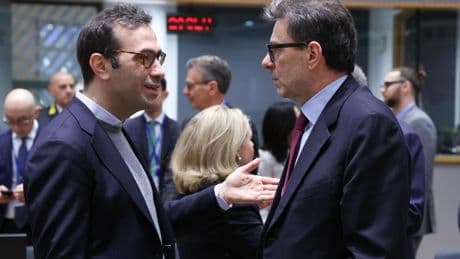 España, Italia y Francia lastran el plan de rearme de Von der Leyen por miedo a disparar el déficit y la deuda
