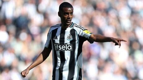 Newcastle star makes transfer demand as Eddie Howe given new Alexander Isak issue