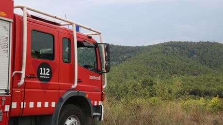 Un incendio obliga a desalojar a 1.800 personas de un camping de El Vendrell