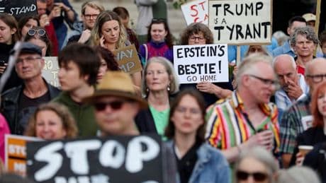 Trump verwandelt historischen Golfplatz in Sperrzone – Landesweite Proteste