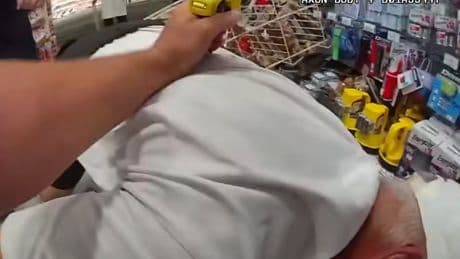 Dramatic moment Florida senior citizen tackles jewelry thief fleeing cops through supermarket