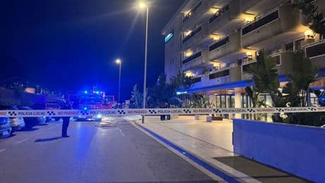 Muere un bombero durante la extinción de un incendio en un hotel de Santa Susanna