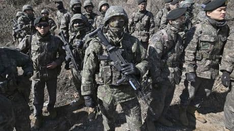 EEUU, Japón y Corea del Sur inician maniobras militares ante las tensiones con Pionyang, que avisa de "inevitables y desfavorables consecuencias"