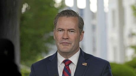 États-Unis : les dessous de l’éviction de Mike Waltz