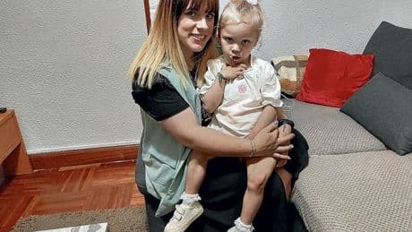 «Vivo en un piso donde mi hija no puede recibir la diálisis que mejoraría su vida»
