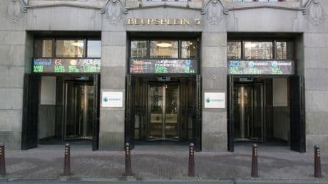 Aegon se dispara en Bolsa tras sus cuentas y el posible traslado de su sede a EEUU