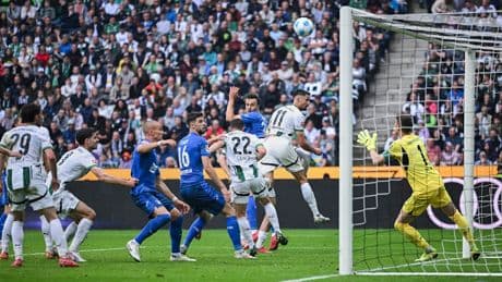 Tinte bereits trocken - Tabakovic düst schon ins Gladbach-Trainingslager