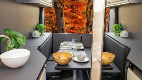 Así es esta moderna y sostenible cámper eléctrica, ideal para escapadas en pareja