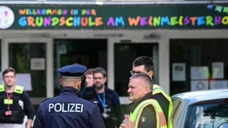 „Er hat plötzlich zugestochen und ist abgehauen“ – 13-Jähriger weiter auf der Flucht
