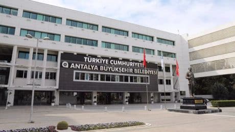 Antalya Belediyesi'ne rüşvet operasyonu: 17 şüpheli gözaltında