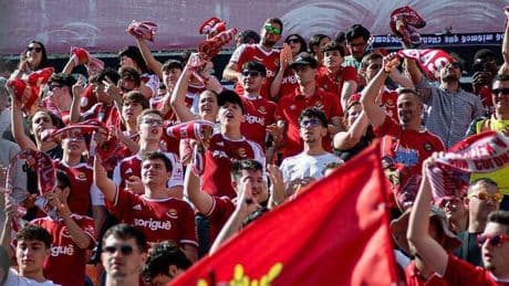 Pantalla gigante y cartel de 'sold out' en el Nou Estadi: Tarragona se prepara para otro playoff del Nàstic