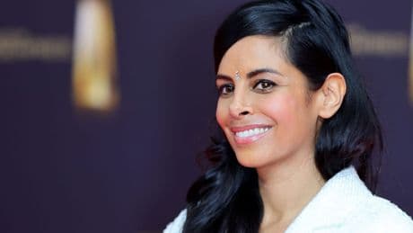 Collien Fernandes präsentiert neuen Look beim Deutschen Fernsehpreis