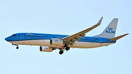 Panique dans un vol KLM : une batterie externe prend feu et relance la peur des incendies en avion