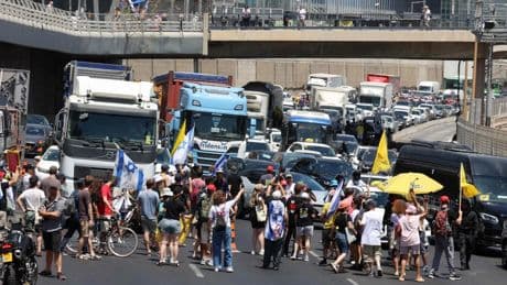 „Israel steht still“: Demonstranten in Israel fordern Kriegsende