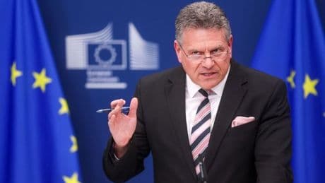 Bruselas se plantea cerrar un acuerdo de 50.000 millones para poner fin a la guerra comercial con EE UU