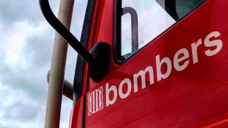 Los Bombers dan por controlado el incendio entre Amer y Susqueda