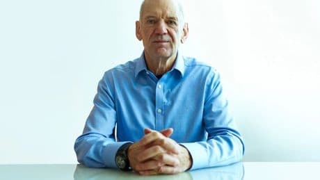 Newey explica todo: el Aston Martin de 2026, Alonso, su cuaderno...