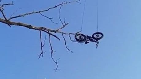 Flucht aus dem Schützengraben: Videos zeigen spektakuläre Soldaten-Rettung per E-Bike und Drohne