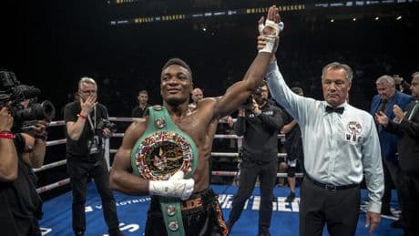 Boxe: le Franco-Camerounais Christian M'billi impressionne face au Polonais Maciej Sulecki et attend Canelo Álvarez