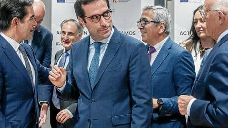 Cataluña eleva la presión al Gobierno para que frene la opa de BBVA sobre el Sabadell