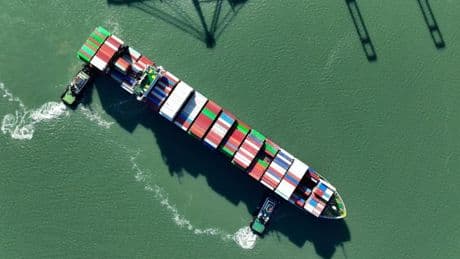 I dazi spingono i traffici marittimi: container +4,2% nei primi tre mesi