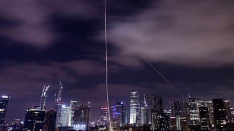 Liveticker Iran & Israel: Mehrere Einschläge in Israel nach iranischen Raketenangriffen