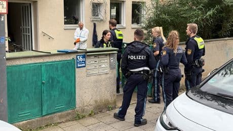Polizei nimmt Täter fest - Mann (24) ersticht Verwandte (76)