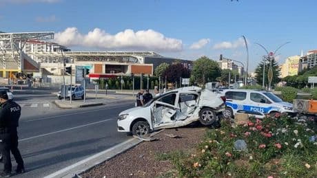 Yozgat'ta minibüs ile otomobil çarpıştı, 1 kişi öldü, 2 kişi yaralandı