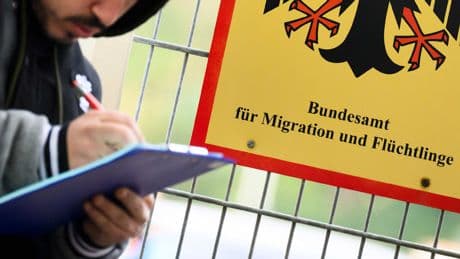 Hoher Aufwand, wenig Nutzen - Jede zweite Abschiebung scheitert trotz Ersatzpass