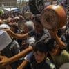 Israël réautorise l'entrée partielle des marchandises privées dans la bande de Gaza assiégée et en proie à la famine
