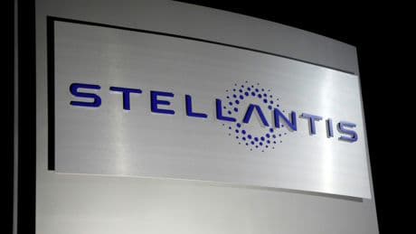 Stellantis : 2,3 milliards d'euros de perte au premier semestre, le géant automobile pénalisé par les droits de douane américains
