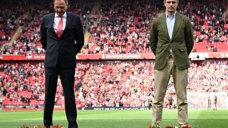 El Athletic participa en el emotivo homenaje a Diogo Jota