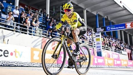 Paris-Roubaix: l'image de la cheville infectée de Pauline Ferrand-Prévot après son triomphe dans l'Enfer du Nord