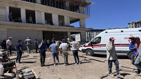 Erzurum'da inşaatın 3'üncü katından düşen işçi hayatını kaybetti