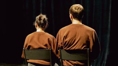 Festival d’Avignon : « L’amant », « Le premier homme » et « Derrière », les trois spectacles du off du jour