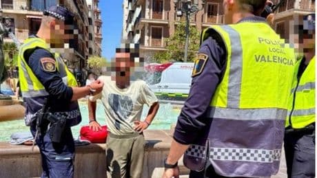 Tourist cheats death after homeless man randomly stabs her in back of neck