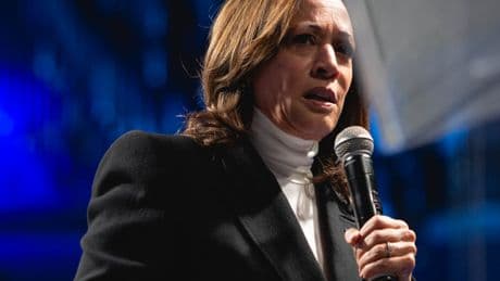 Harris Returns to Political Life, Warning of a Constitutional Crisis