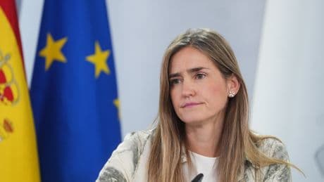Aagesen convoca de urgencia a los grupos para explicarles "bajo secreto" las causas del apagón