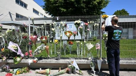 Surveillante tuée à Nogent: une marche blanche pleine d'émotion en hommage à Mélanie, 31 ans