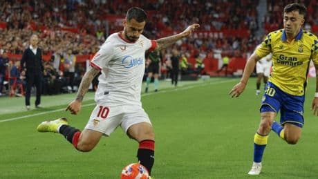 El Sevilla respira y hunde a Las Palmas en el abismo del descenso