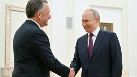 Ukraine: Poutine a dit vendredi à l'émissaire américain être prêt à négocier «sans aucune condition préalable», selon le Kremlin
