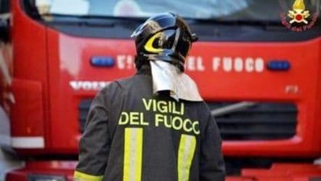 Auto in fiamme in via Tanini, ipotesi raid doloso dopo l’aggressione del primo maggio