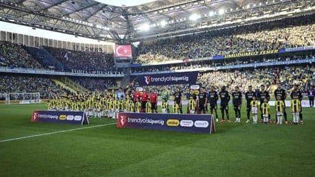 Fenerbahçe'nin iç saha çıkmazı; Kadıköy "dertlasman" oldu