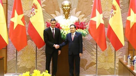 Sánchez y Ho Chi Minh: ¡Cómo ama la izquierda a sus genocidas!