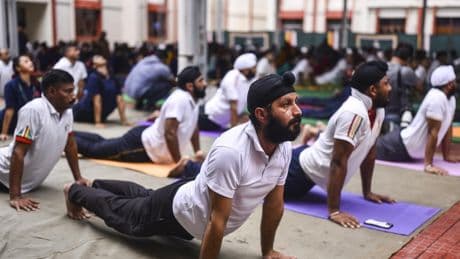 La celebración masiva en India por el Día Internacional del Yoga