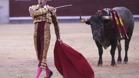 Emilio de Justo, mozo de espadas por un día